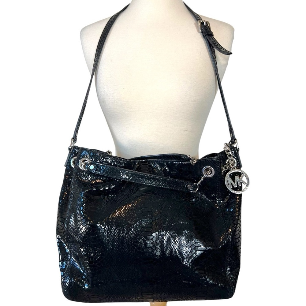 Michael Kors Black Snakeskin
Lilly Chain Tote Shoulder Bag